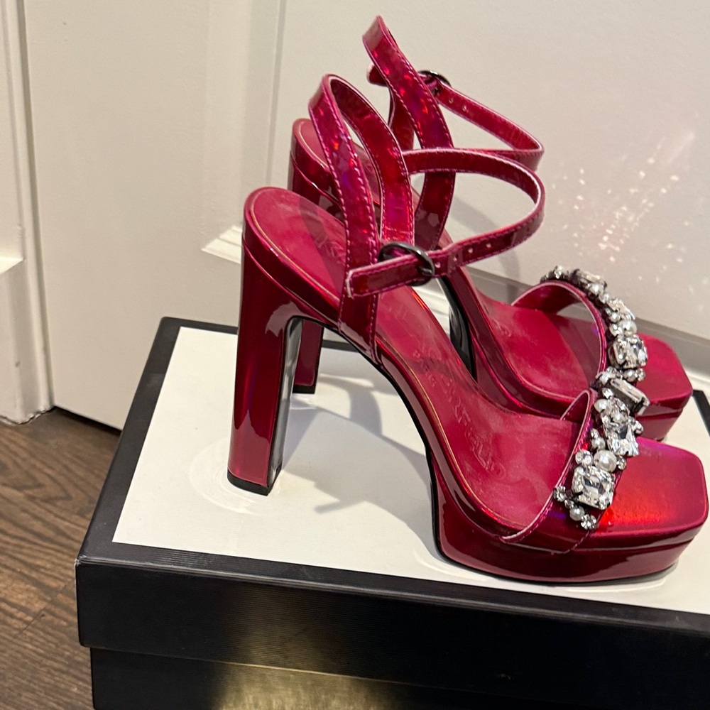 Elegant Pink Platform Heels with Crystal Embellishments - Picture 3 of 8